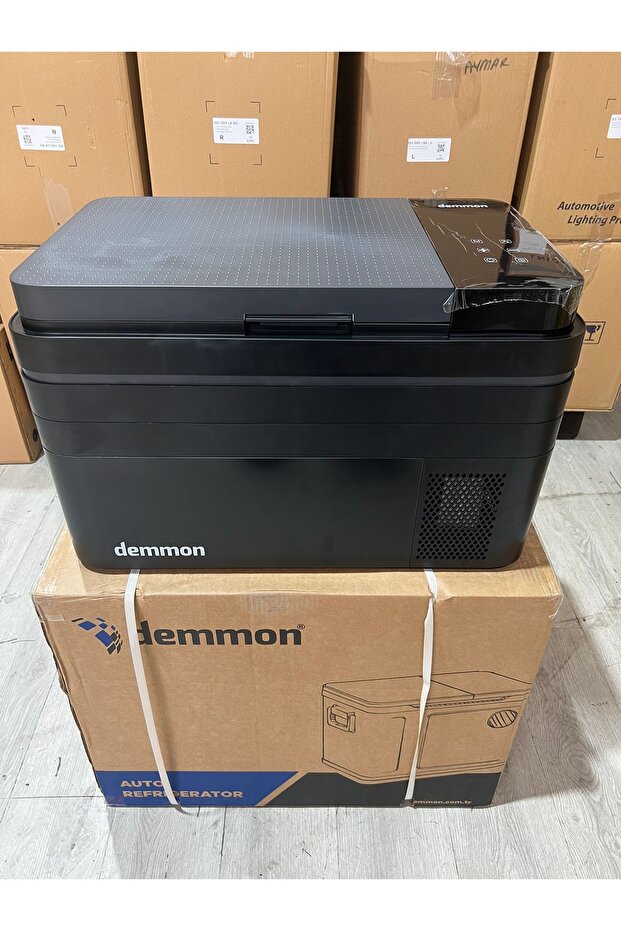 DEMMON DMF25A 25 Litre Oto Buzdolabı 12V/24V Kompresörlü Araç Tipi Taşınabilir Mini Buzdolabı
