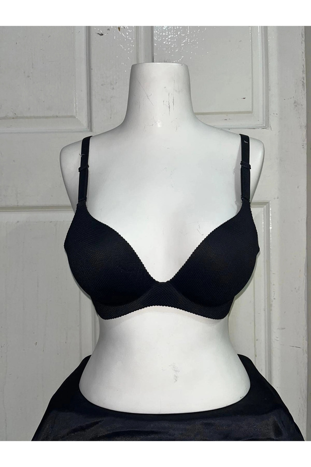 Women's Laser Cut Supportive and Underwire Black Bra