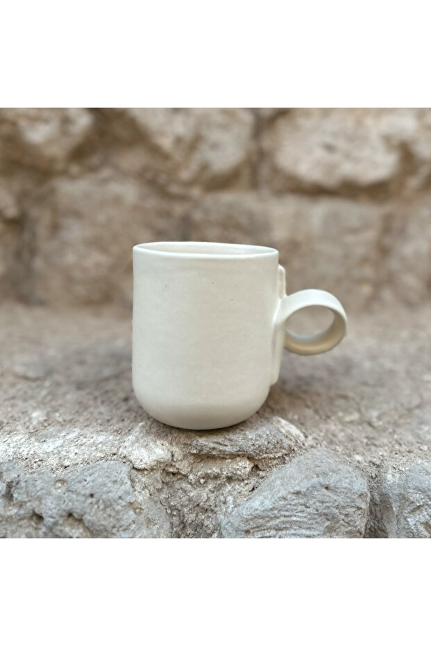 Loop Mug – Handmade Stoneware Ceramic, 300ml, 10 x 13 cm, White, Minimalist Design, Artisan Craftsmanship, Gift-Ready