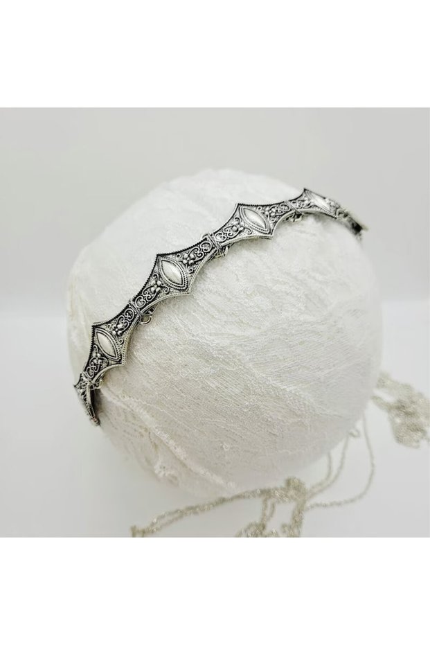 Princess Queen crown Vintage Metal Crown Headpiece Princess Queen Headwear Cosplay Women Baroque Wed