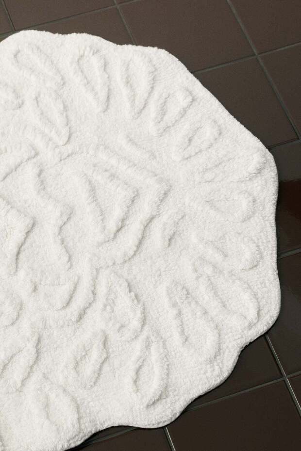 Tufted cotton bath mat