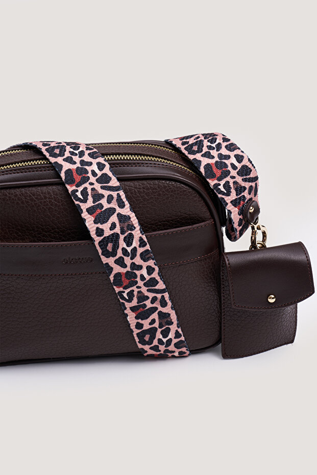 Multi-Compartment Women's Crossbody Bag with Wallet Charm Detail for Daily Stylish Use Elt0423