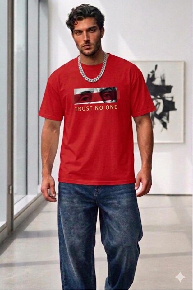 Men's Red Trust No One Printed Oversize Tshirt