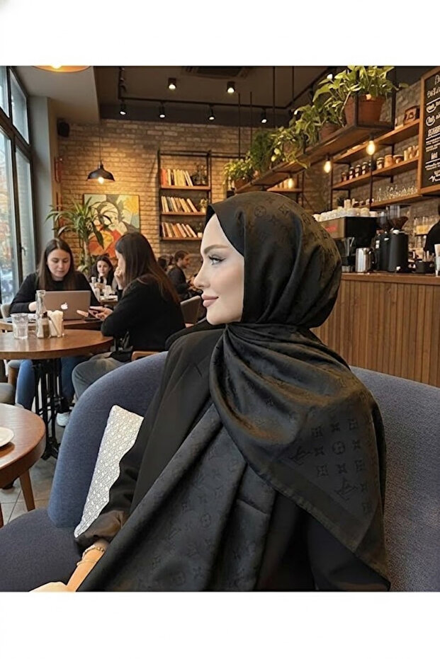 Silky Jacquard Powder Black Women's Shawl