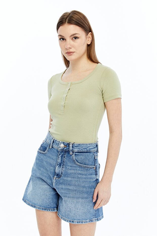 Short Sleeve Bodysuit with Snap Detail Mint Green