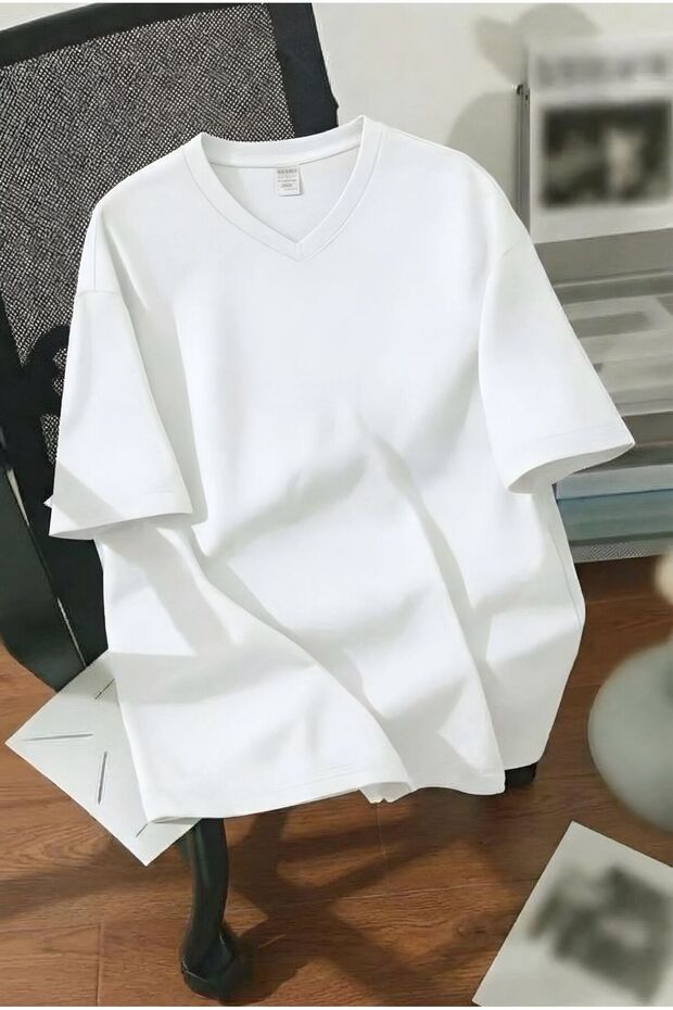 V-Neck Oversized T-Shirt 3Vq6