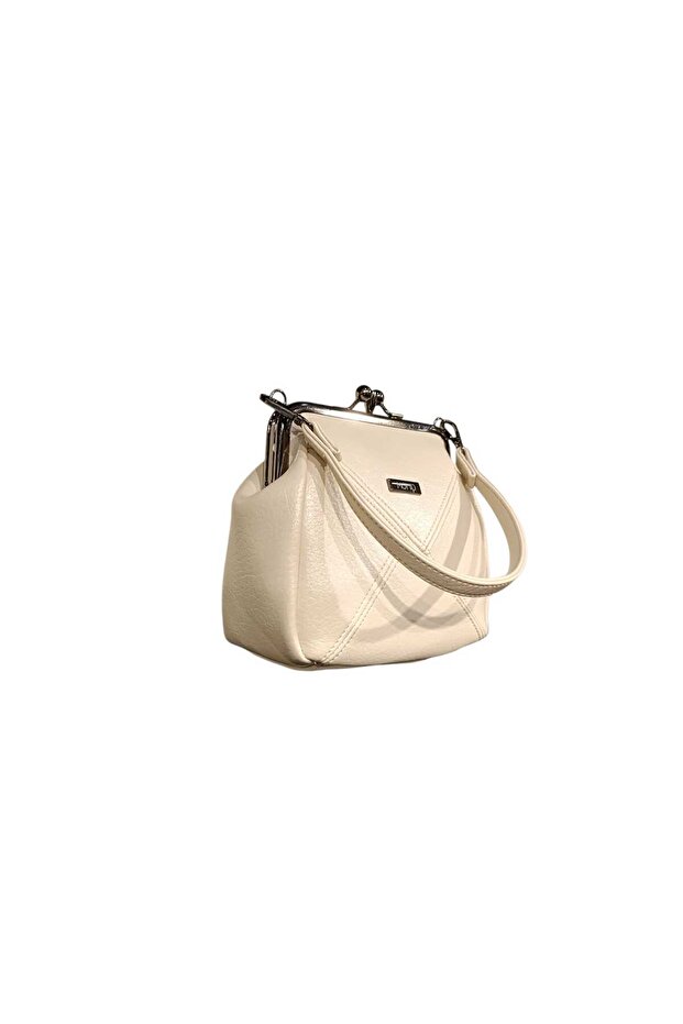 A Great Clip-On Bag Cream