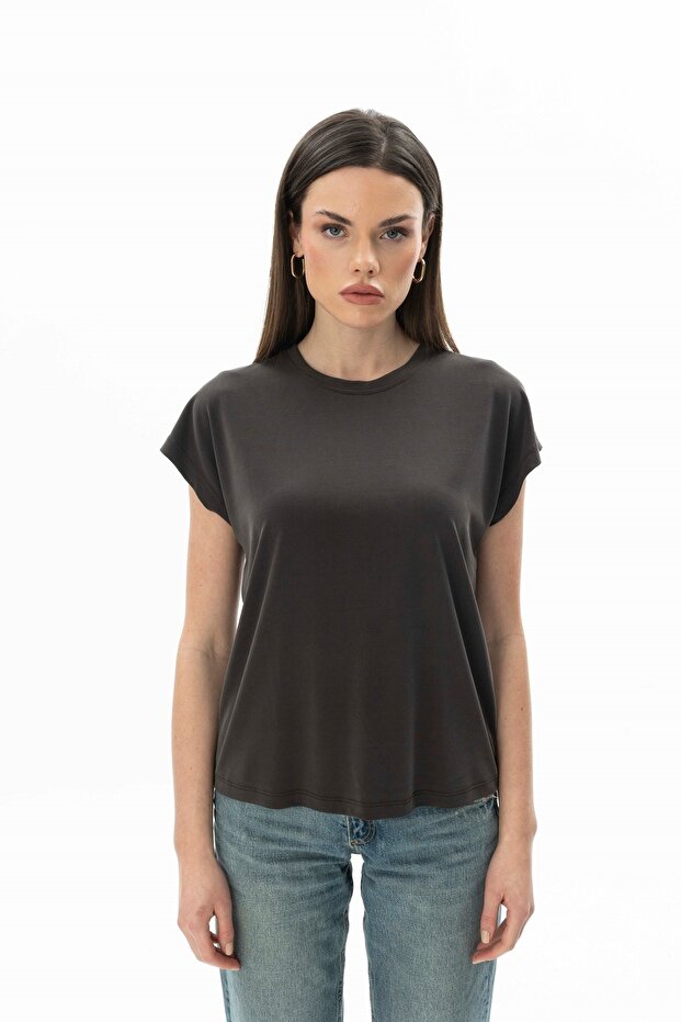 21675 Women's Round Neck T-Shirt
