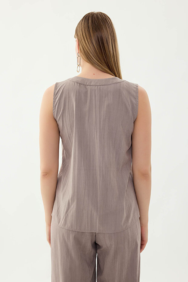 Zero Sleeve Button Front Blouse - 5
