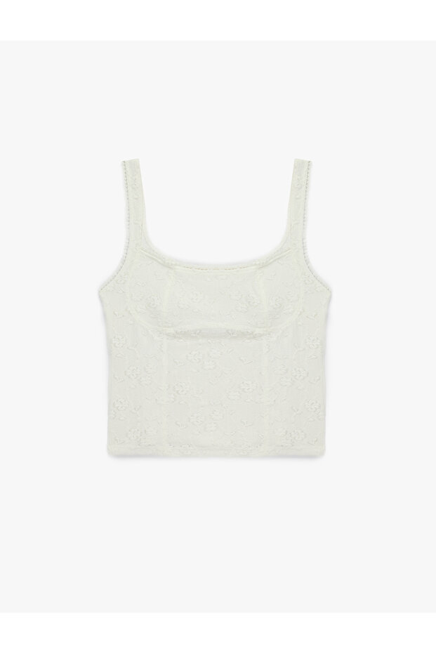 Slim Fit U-Neck Sleeveless Scallop Blouse with Window Detail