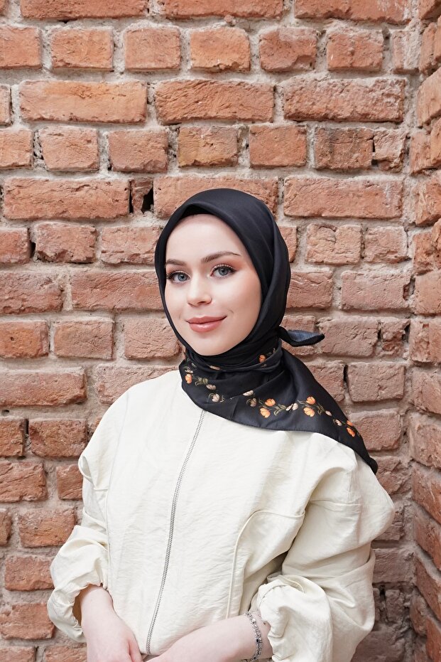 وشاح ناعم من قماش الفوال بنمط السلطان