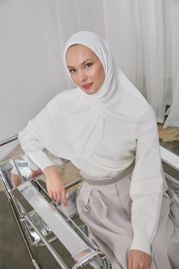 وشاح جاز مريح أبيض اللون 90*90
