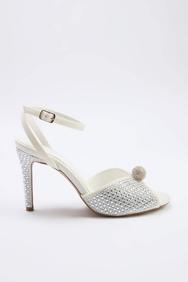 Bridal Beyaz Taş Detaylı Kadın 9,5 cm Klasik Topuklu Ayakkabı TAKSS26TO00073 - 4