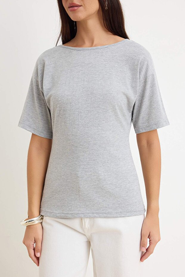 Gri Melanj Düz Regular Kayık Yaka Düşük Kol Kısa Uzun %100 Pamuk Örme T-Shirt TWOSS26TS00247 - 3