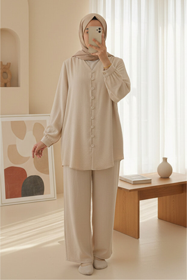 Ayrobin Suit with V-Neck Buttons and Trousers -Beige