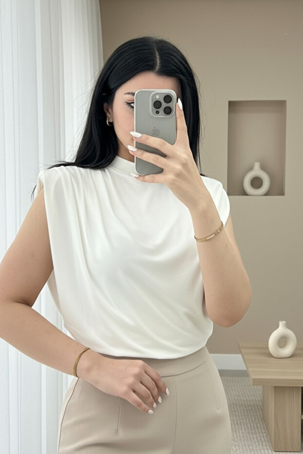 Free Sleeve Padded Sandy Blouse -White