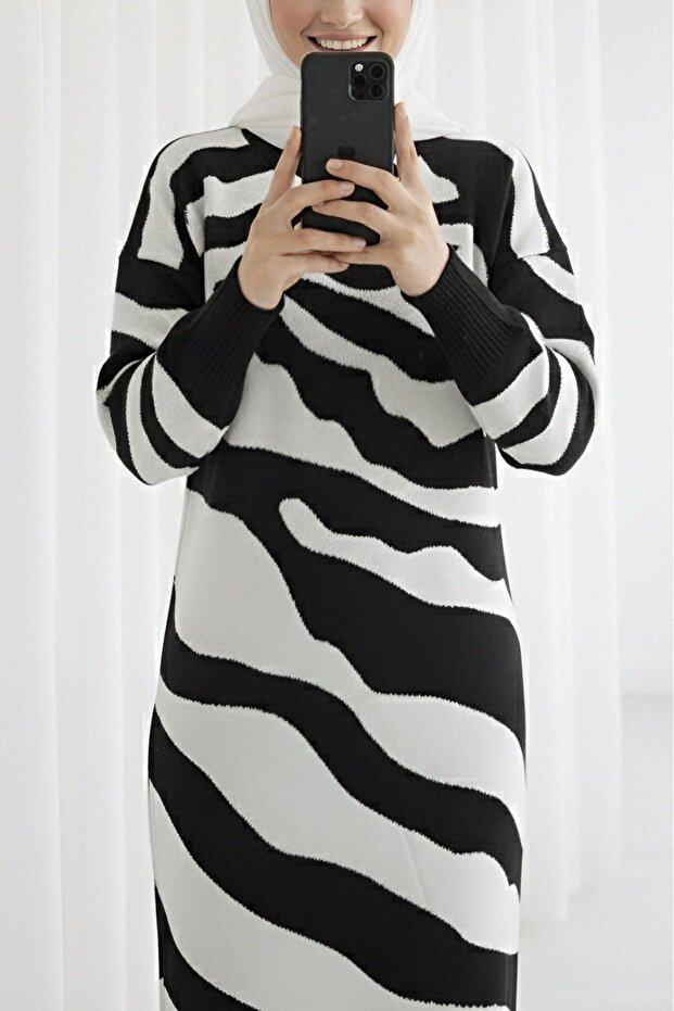 Slit Patterned Knitwear Dress
