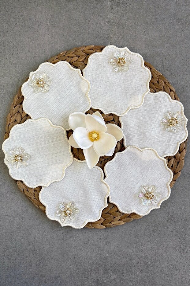 Glittery Drawstring Embroidered Presentation Napkins with 6 Flower Brooches, Coffee Presentation Napkin, L Stain Resistant Fabric