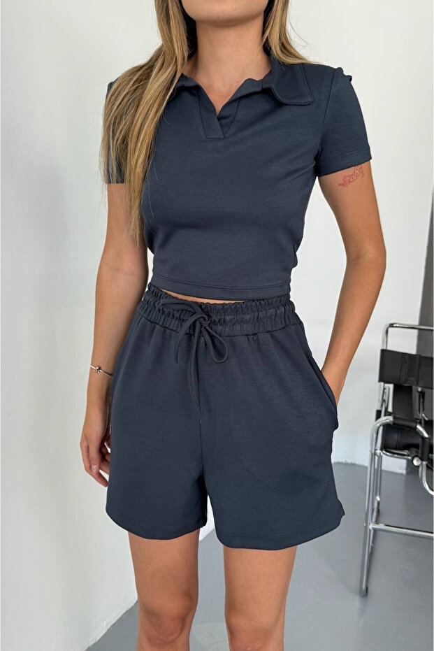 طقم شورت تي شيرت من قماش المودال أنثراسايت بياقة على شكل حرف V