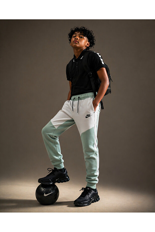 بنطال رياضي للأطفال من Tech Fleece Jogger
