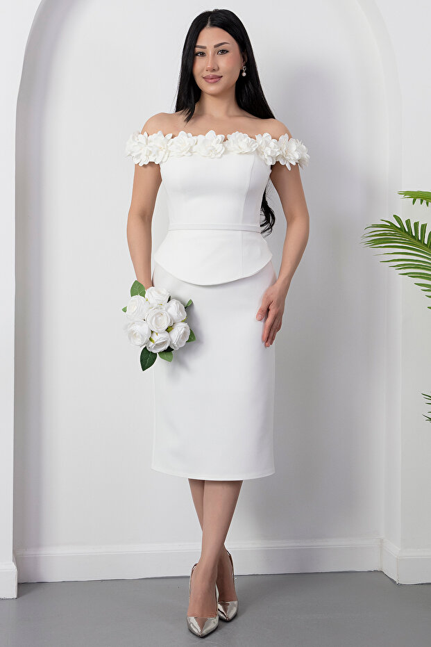 Strapless Layered Atlas Dress with Roses on the Collar Bal180