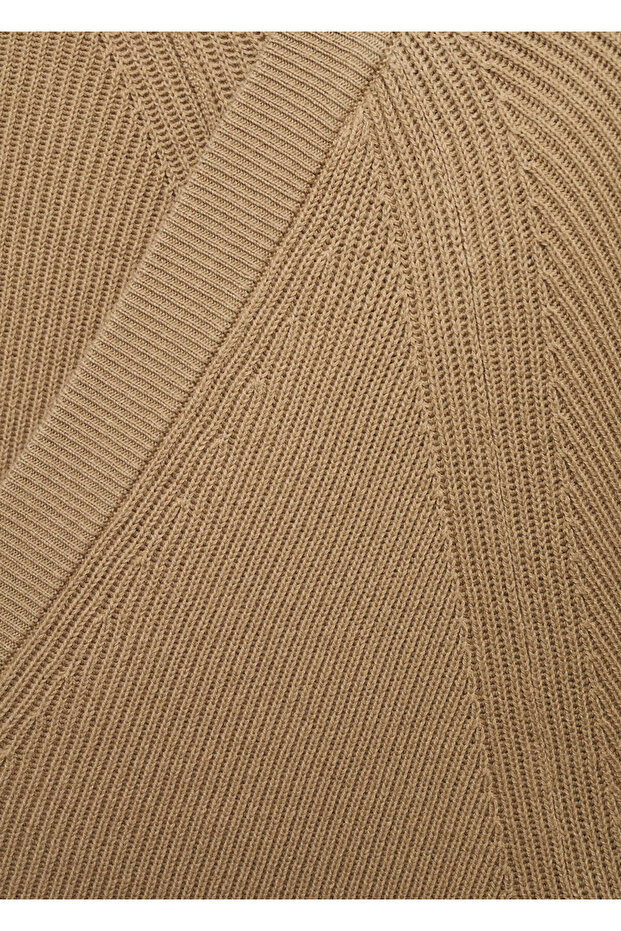 Gerippte Strickjacke mit Knöpfen - 5