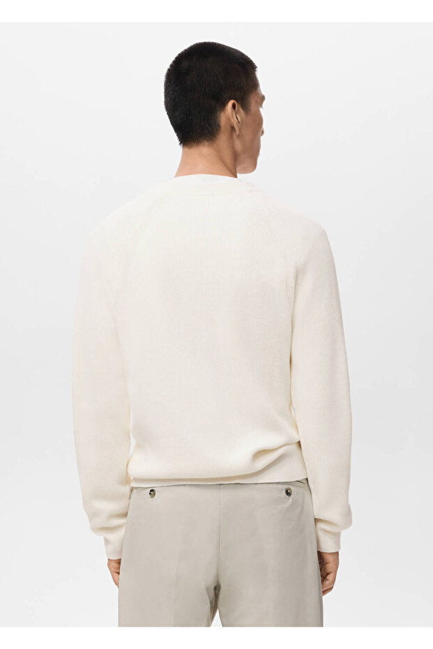 Gerippte Strickjacke mit Knöpfen - 4