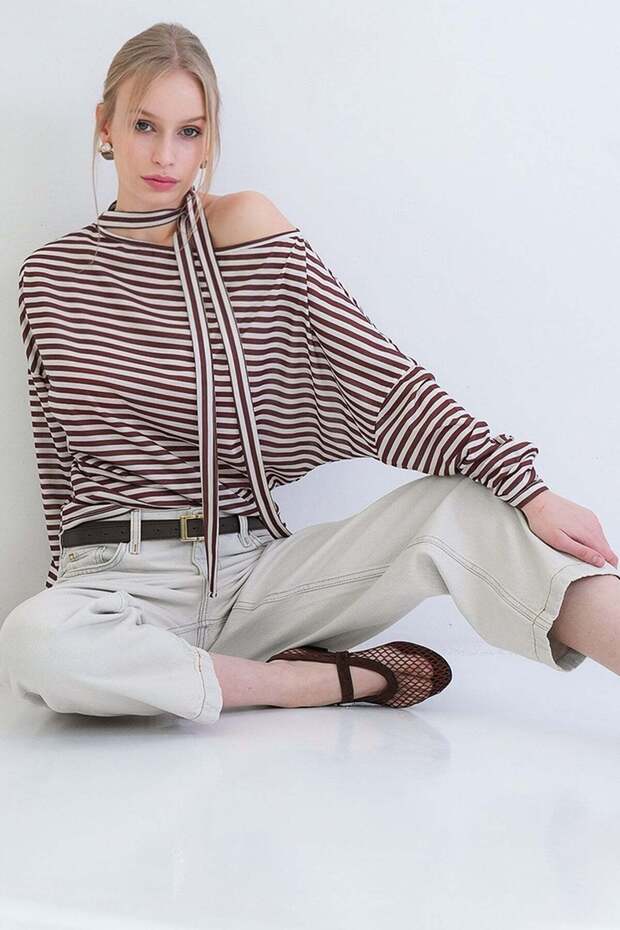 Women's Brown Boat Neck Tie-Detail Bat Sleeve Cotton Piece Blouse Alc-X15443