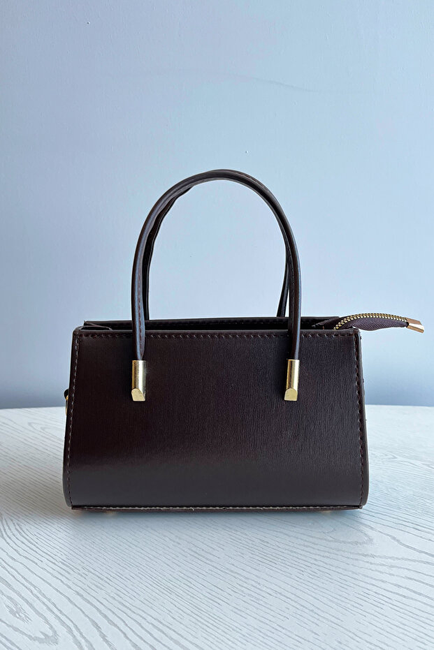 Modern Women's Bag with Gold Detail | Mope