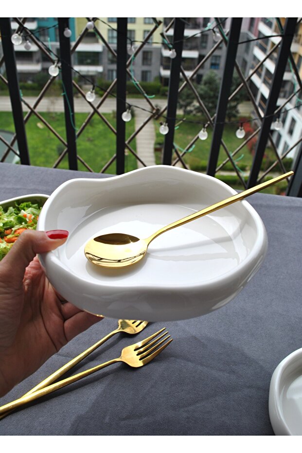 1 Piece Porcelain Curved Oven Dish Presentation Plate Appetizer Salad Plate 19 cm Asymmetrical