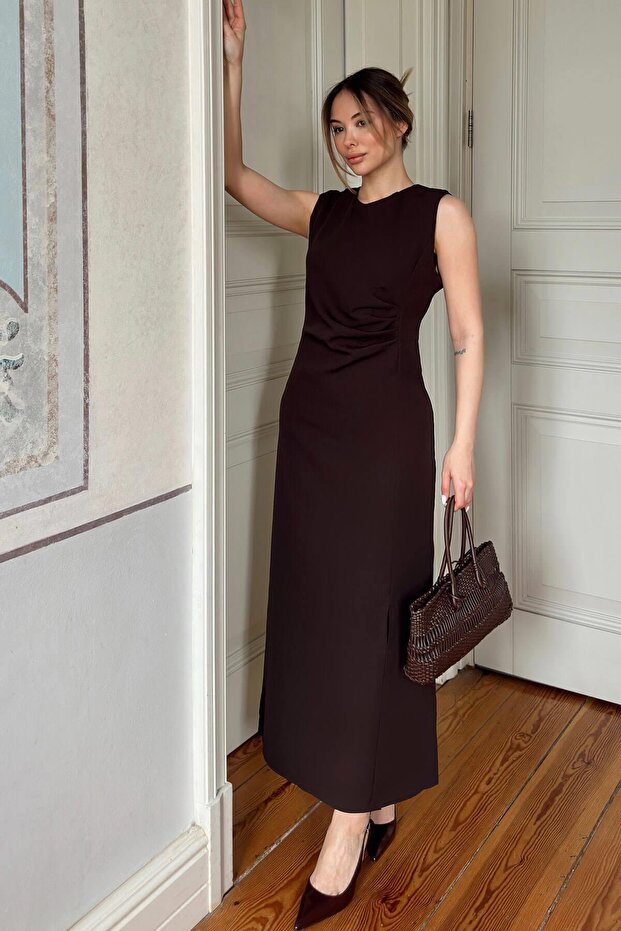 Brown Zero Sleeve Shoulder Pleated Waist Draped Front Slit Women's Midi Dress