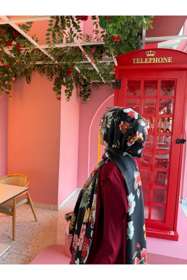 شال حريري منقوش