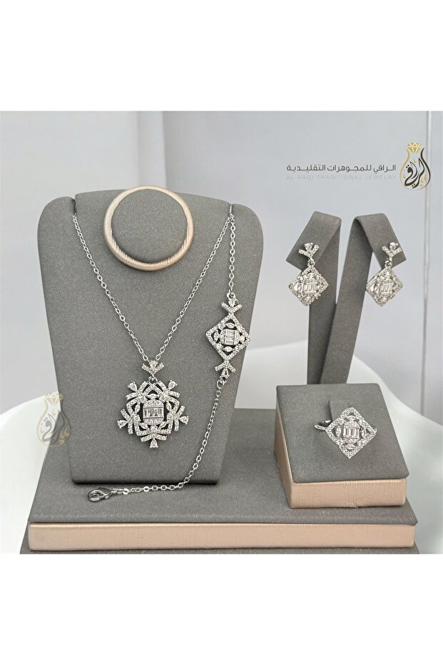 Royal Set with Inlays - 1