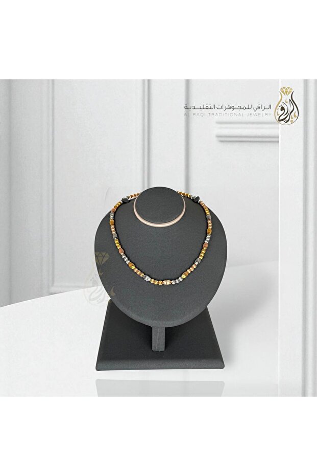 عقد الألوان الثلاثية