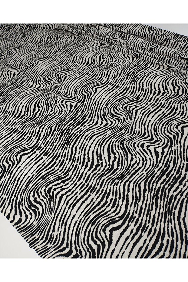Irmak Knitted Crinkled Jersey Fabric in Black and White Colors 150X150Cm