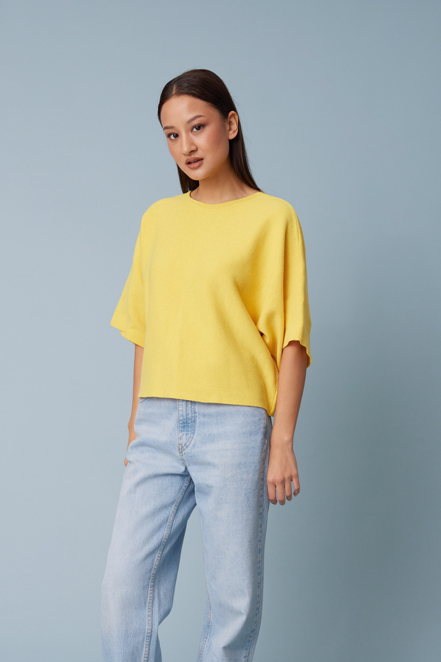 Tricot Sweater with Lace Detail