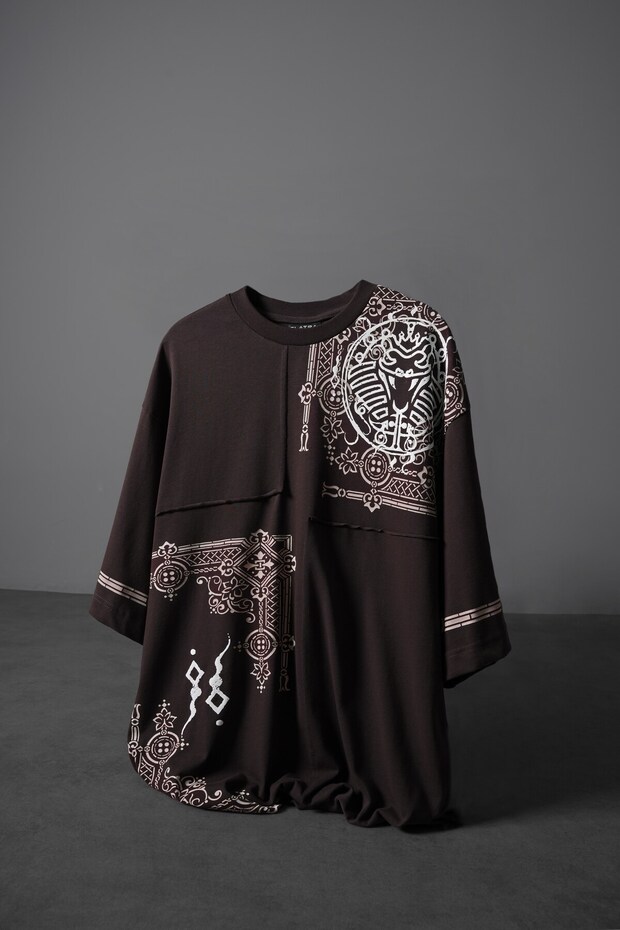 Men's Brown Regulan Embossed Printed Oversize Tshirt