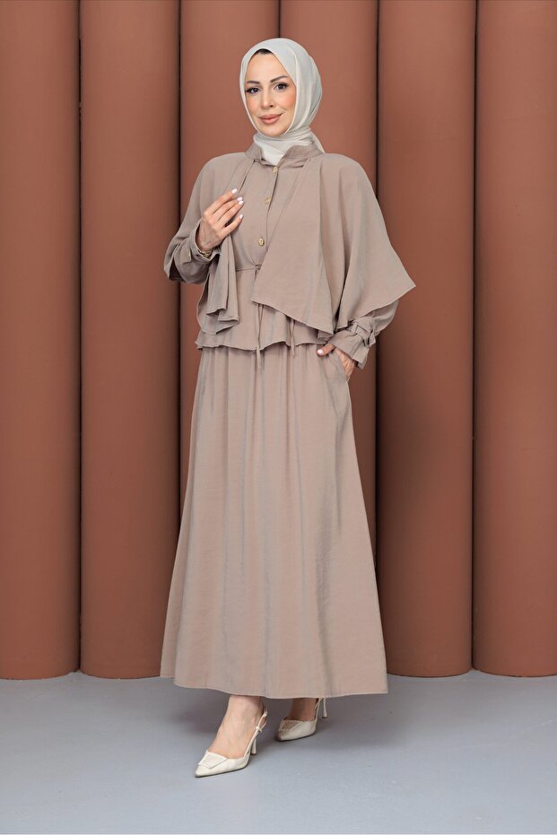 Extraordinary Double Suit with Sleeve Epaulettes Cream