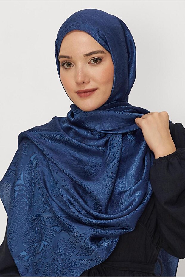 شال حريري إيطالي 8624