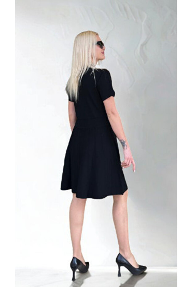 T. ROCHIE - 5