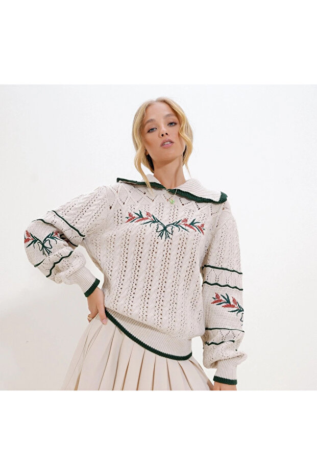 Collar Detailed Embroidered Knitwear Sweater