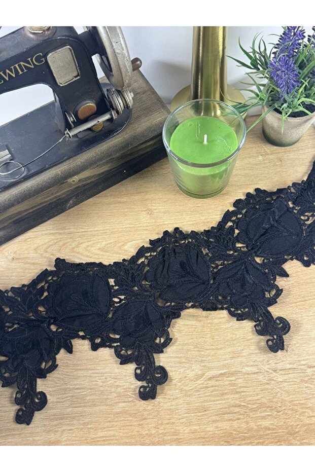 Dense Embroidered Floral Motif Lace Ribbon (1 Meter)