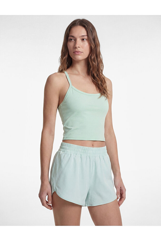 Cross-Strapped Sleeveless Sports Bra with Back Detail