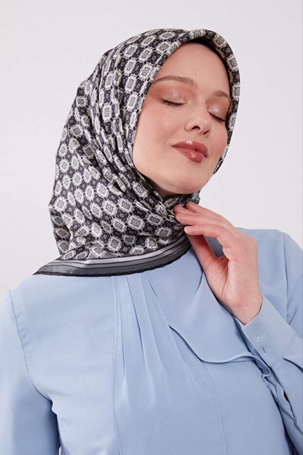 Geometric Pattern Sparkling Crystal Scarf - 4