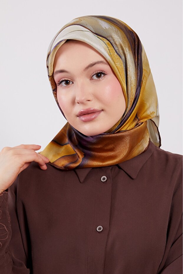وشاح كريستالي لامع بنمط متدرج من الرخام - 1