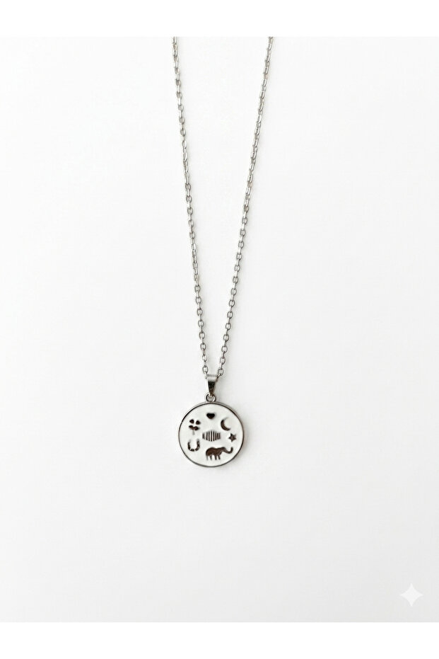 Lucky Motif Round Plate Necklace