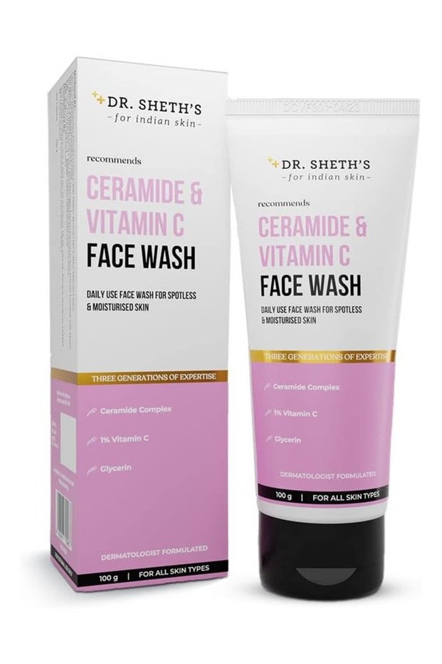 Brightening face wash with Vitamin C & ceramides, reduces dark spots, repairs and hydrates skin.
