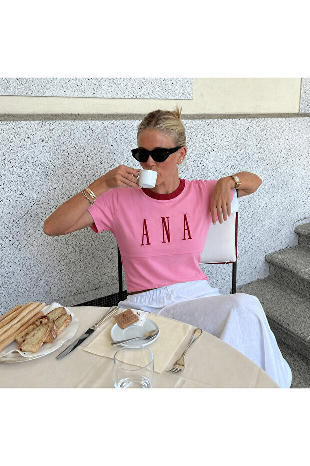 Ana – Signature Breastfeeding T-Shirt