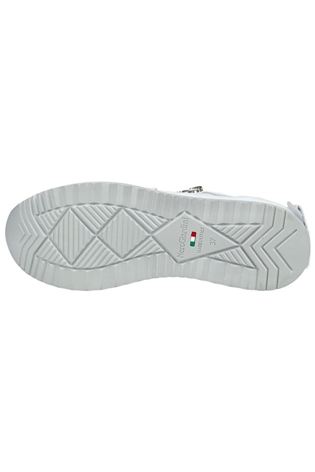 Sneaker - 7