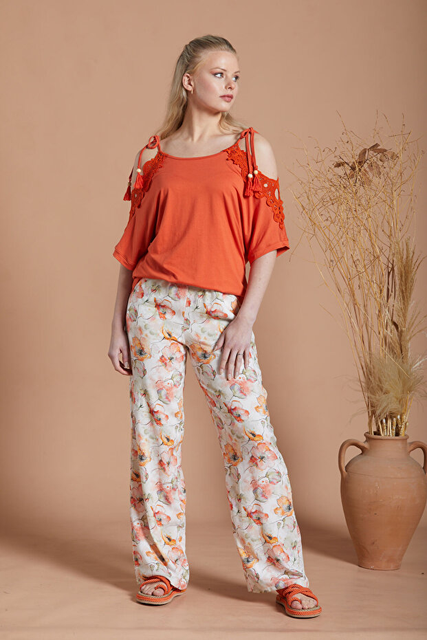 Blouse with Shoulder Lace Detailing in Knitted Viscose Lycra / Pants with Elastic Waist in Patterned Woven Viscose Without Lycra